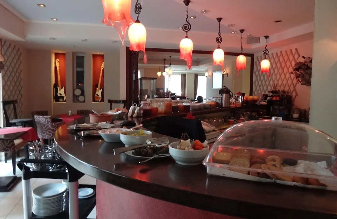 9 Queens Spa Hotel-1